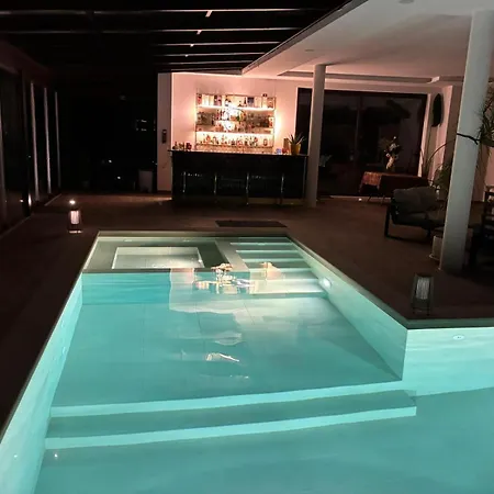 Chalice - Luxury With Pool And Sea-view Villa