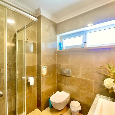Chalice - Luxury With Pool And Sea-view